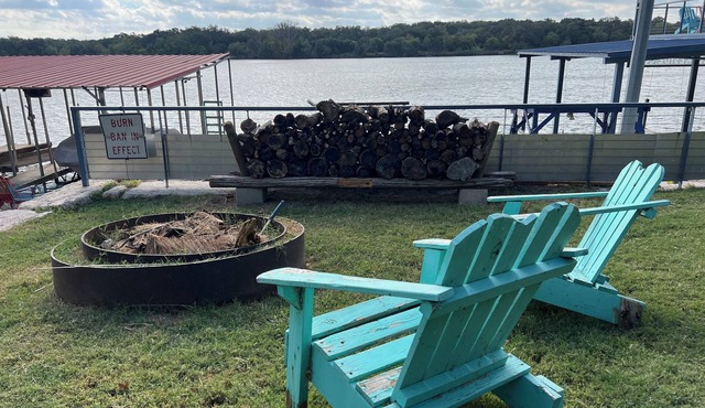 Sunfish Studio 2: Lake LBJ, Pet Friendly, Pool!