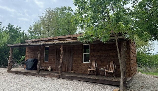 Sunflower Cabin - Peaceful Stay w/Fire Pits & Kayaks