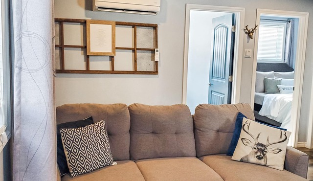 Sunflower Retreat - Private 2 Bedroom, 1 Bath