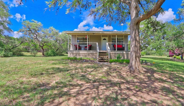 Sunflower Ridge Cottage - 2 Bedroom Sunny Retreat