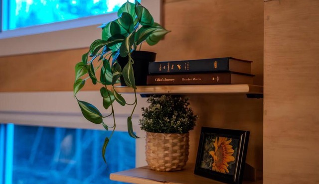 Sunflower Suite - The Dordean Suites of Chester