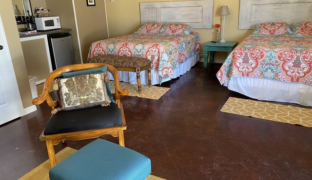 Sunflower Suite @ Wildflower Lodge