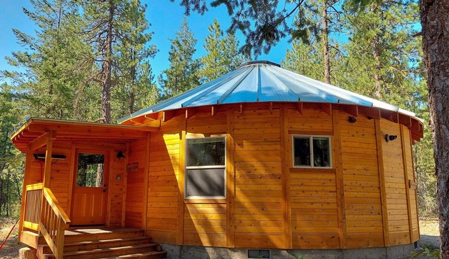 Sunflower Yurt - Mazama special place