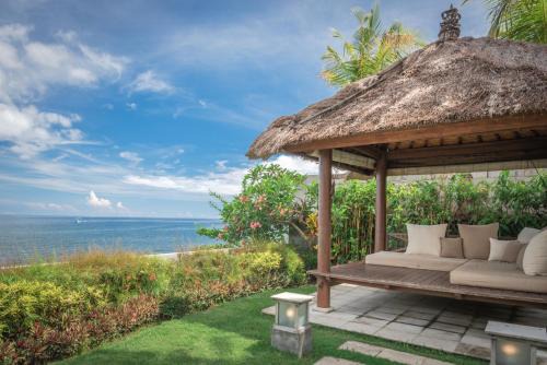 Sungai Raja Tropical 4BR Beachfront Villa in Gerokgak Buleleng Bali