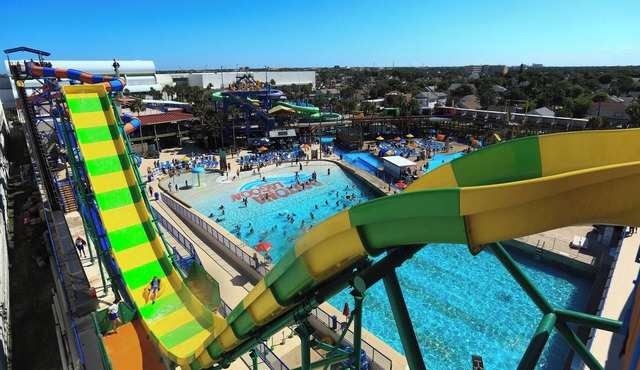 Sunglow Resort 305 by Distinctive Beach Rentals