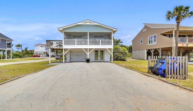 Sunkissed 2: Comfortable Cottage Near Public Beach Access