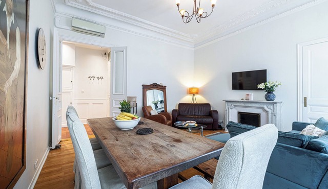 SunlightProperties - GRACE - Family apartment in Nice centre - Sleeps 6+office