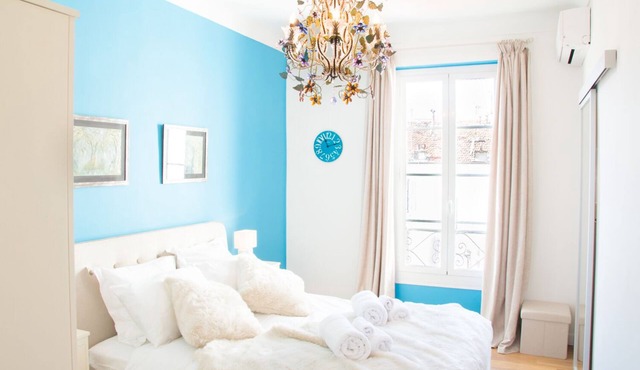 SunlightProperties LEGEND: 2 Bedroom Rental, near Beach with balcony & AC