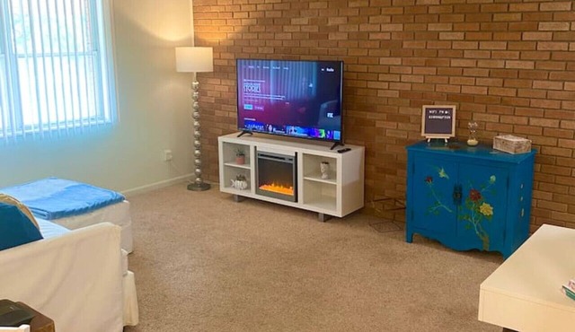 Sunlit 1BR Near Pro Football HOF & Cak Airport