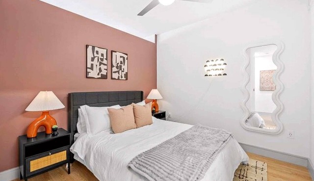 Sunlit Austin 1BR | Pool, Gym & Parking