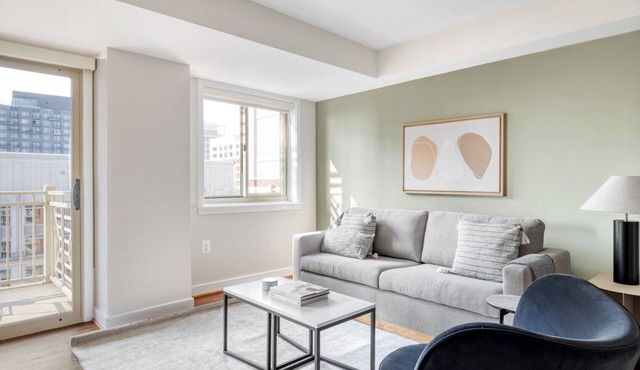 Sunlit Ballston 1BR w/W/D, Gym & Pool, near Metro, by Blueground