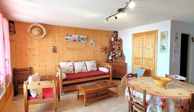 Sunlit Ground Floor Apartment, Sleeps 5, South-Facing Terrace - Chaillol 1600