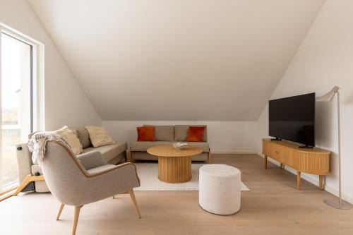 Sunlit Loft Apartment in Valby with Parking for 8