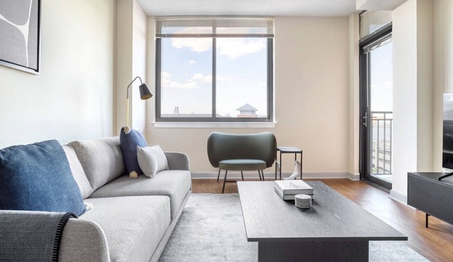 Sunlit Pentagon City 1BR w/ W/D, Gym & Pool, near Metro, by Blueground