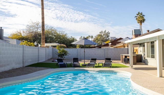 Sunlit Retreat: Heated Pool, Arcade, ASU