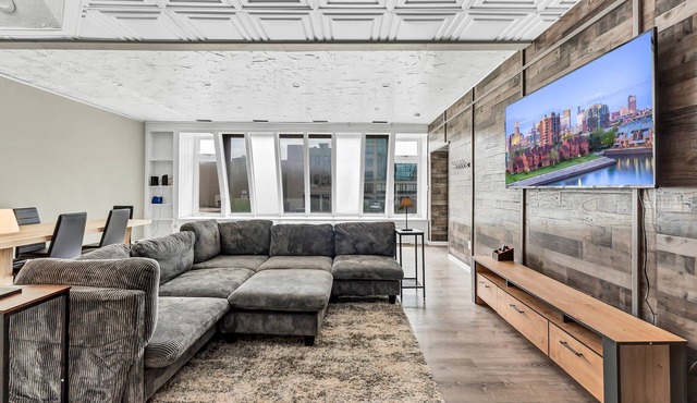 Sunlit Serenity on Pearl: 2-BR in Downtown Buffalo