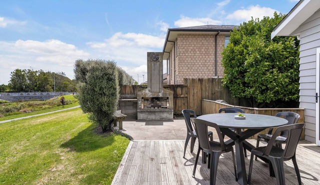 Sunlit Shores - Papamoa Holiday Homes