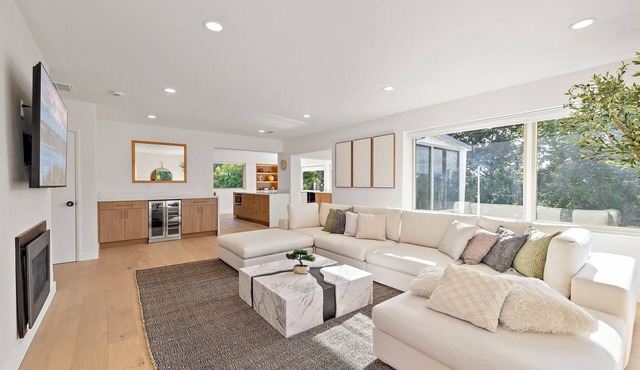 Sunlit & Spacious Seattle Home near Space Needle