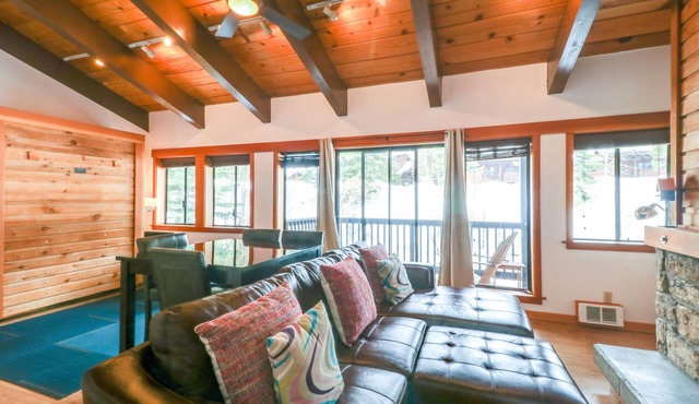 Sunlit suite near Palisades Tahoe