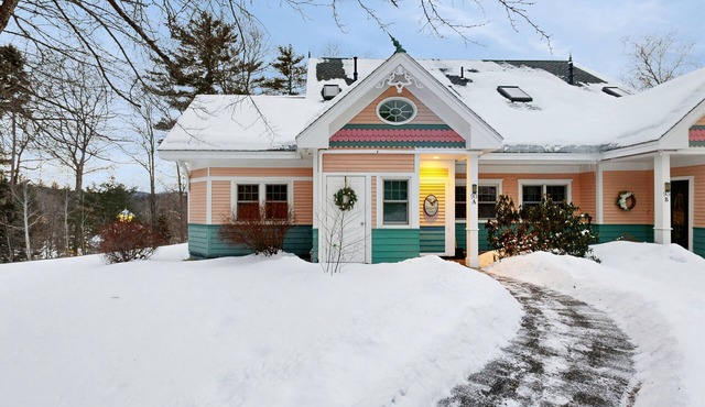 Sunlit Suite with a Kitchenette, Gas Fireplace, Fast WiFi, Patio, & Pool