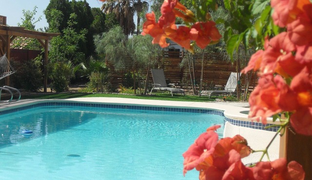 Sunlit Villa - Sophisticated, Luxurious, Elegant, minutes from the Strip