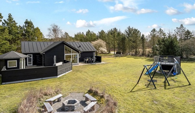 "Sunna" - 1.2km from the sea by Interhome