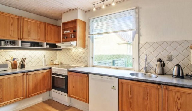 "Sunna" - 5km from the sea by Interhome