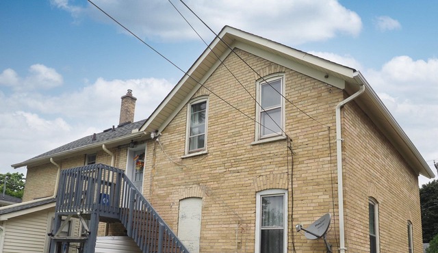 Sunny 1800 Victorian home with all the character but today’s amenities.