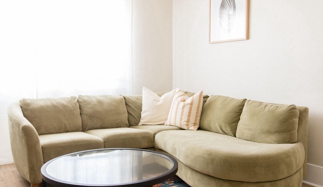 Sunny 2 Bed Suite by HSC & U of M