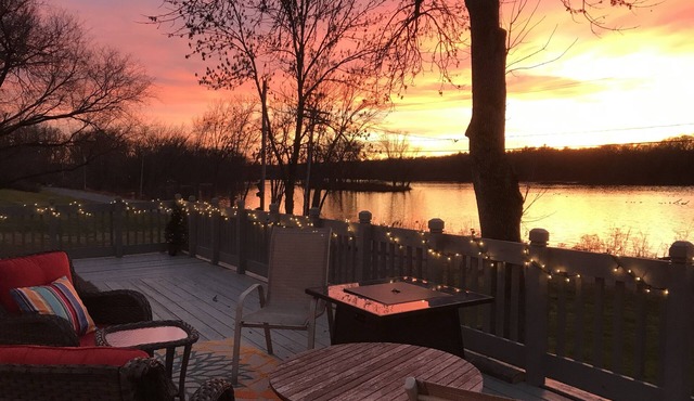 Sunny 2 BR 2 Bath Home on the Hudson River /Empire State Trail