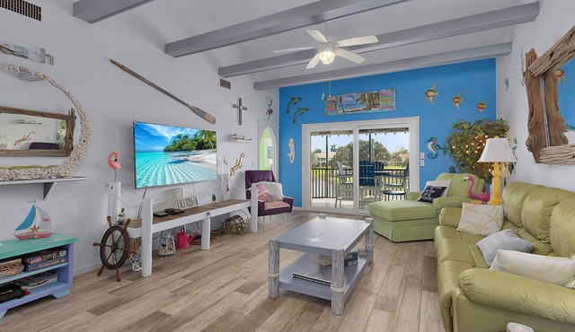 Sunny 2BR 2BA Getaway – Pond-View Condo on Golf Course, Close to Beach