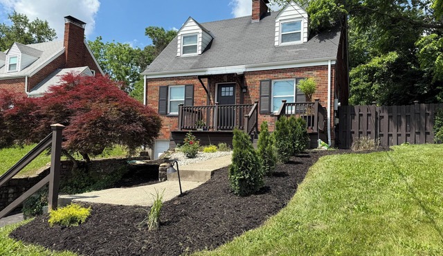 Sunny 2BR Bungalow Office & Fenced Yard Central Location