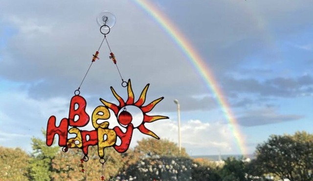 Sunny 3 Bed 1st Floor Apartment - very close to Beach and Town