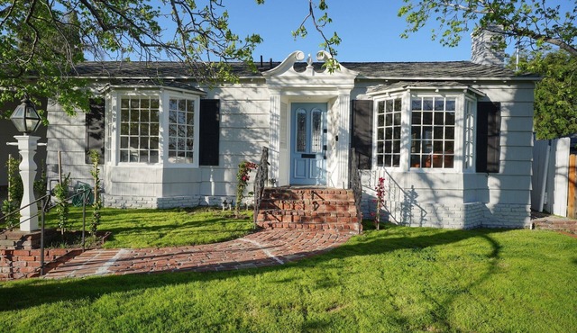 Sunny 3 Bedroom Home in La Crescenta with Charming Decor