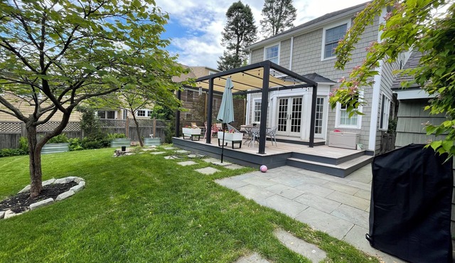 Sunny 4-bedroom house with AC in charming Burlington