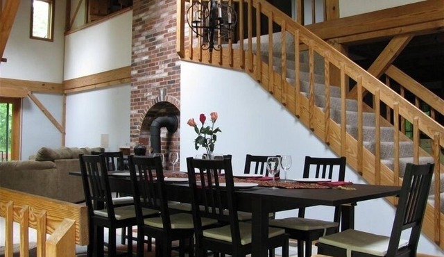 Sunny 5 bedroom, 3 bath contemporary Near All Valley Attractions