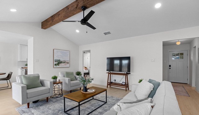 Sunny and Spacious Newly Remodeled Home in North Austin