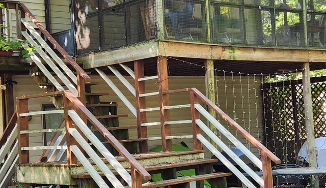 Sunny and spacious water view/access home in Annapolis.