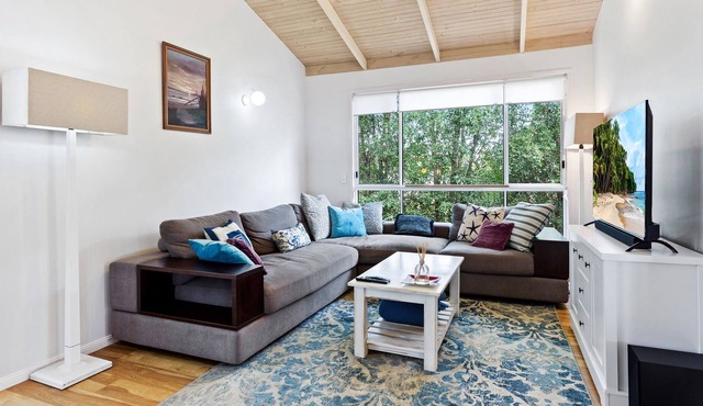 Sunny and Spacious Yaroomba Home with Pool