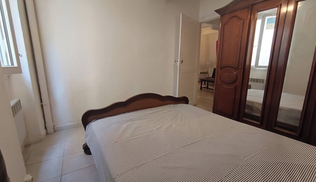 Sunny apartment right in the center of Perpignan