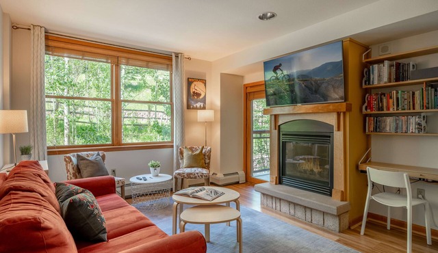 ☀ Sunny Base Area Condo | Zephyr Mountain Lodge 1303 | Convenient Location | Direct Slope Views!