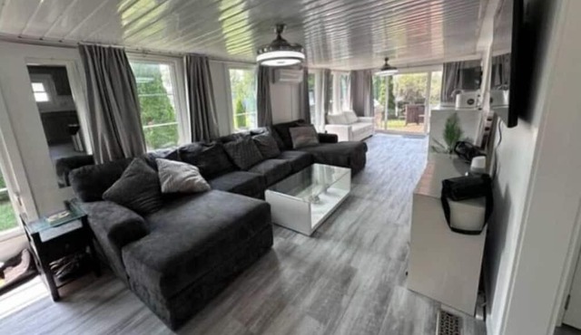Sunny Beach Retreat at Sherkston Shores
