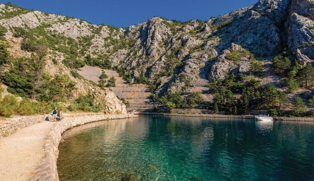 Sunny Beachfront Jablanac Apartments - Three Bedroom Apartment