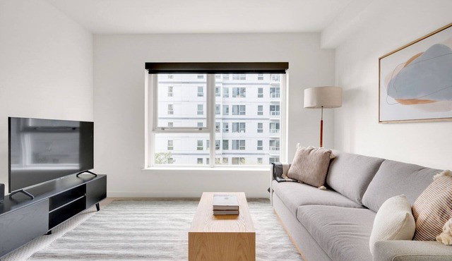 Sunny Bellevue 1BR w/Gym, W/D & Roof, near Downtown Park, by Blueground