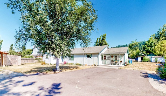 Sunny Blue Lake home near Mad River with large backyard, play structure