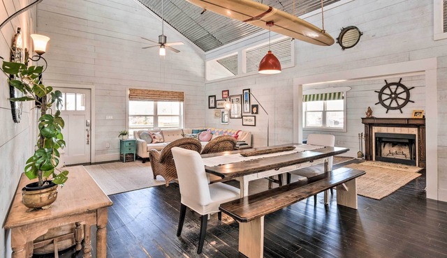 Sunny Bolivar Stilted Cottage: Walk to Beach!