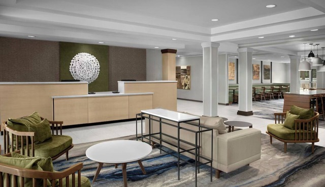 Sunny Bradenton King Studio, Breakfast, Pool & Gym