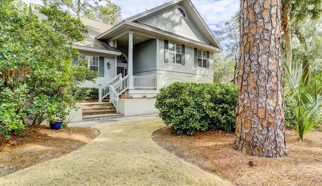 Sunny & bright home near the beach w/ private pool & furnished deck