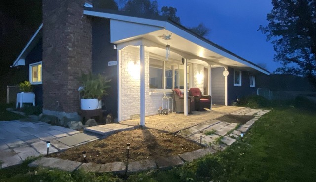 Sunny Brook Cottage with Amazing Views