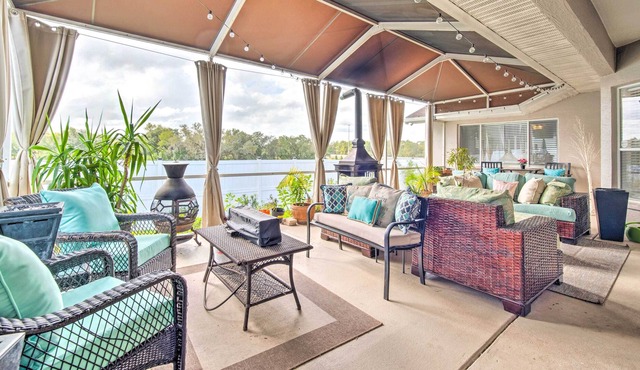 Sunny Brooksville Getaway w/ Furnished Lanai!